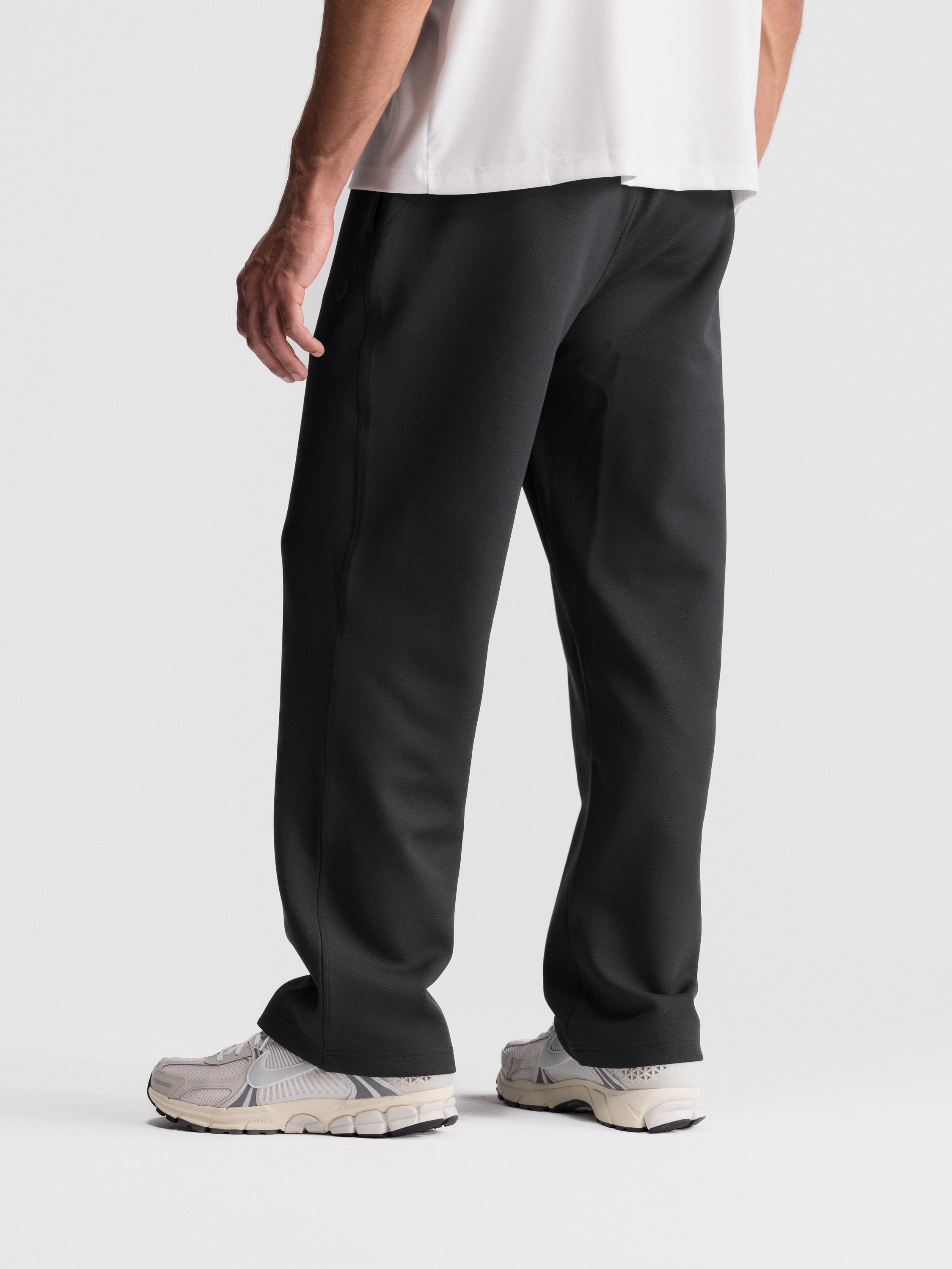 The All-Day Essential Pant